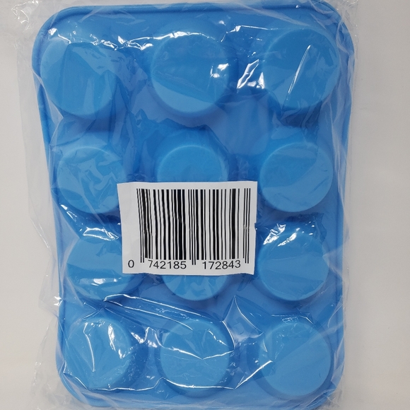 Silicone Muffin & Cupcake Pan Baking Molds… - Picture 8 of 12